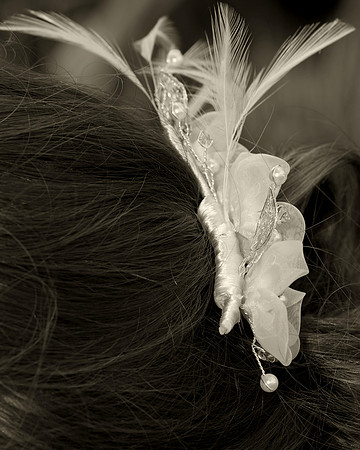 Hairclip in black-&-white